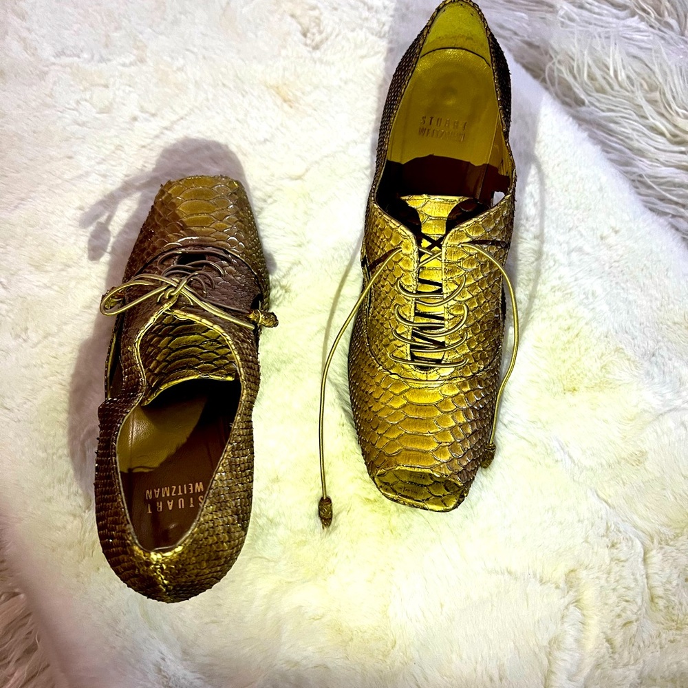 Stuart Weitzman Genuine Snake Skin Peep Toe cuties.